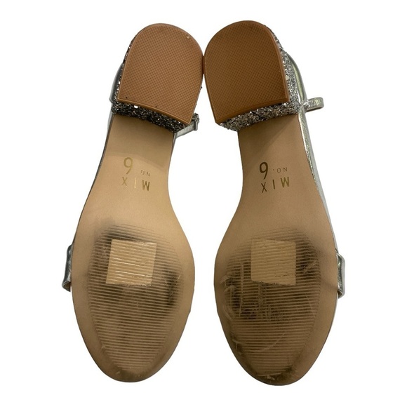 Mix No. 6 Women's "Lexine" Silver
Glitter Sandals size 9 - Picture 6 of 8